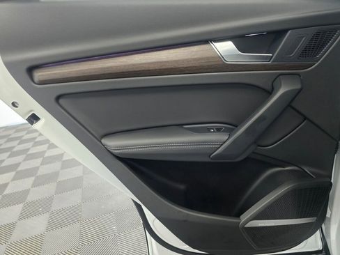 Certified 2025 Audi Q5 2.0T Premium Plus image 21