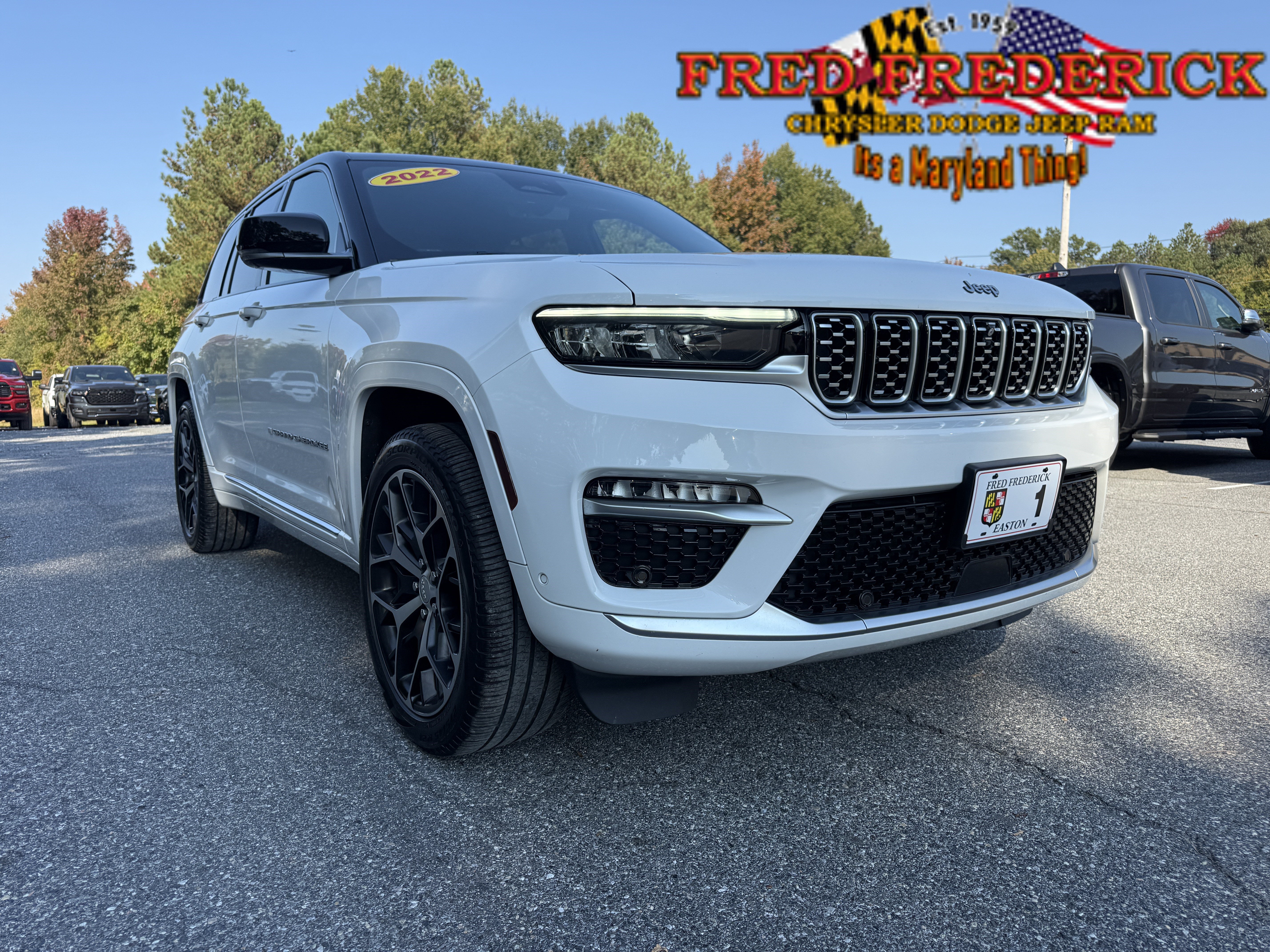 Used 2022 Jeep Grand Cherokee Summit AWD/4WD image 1