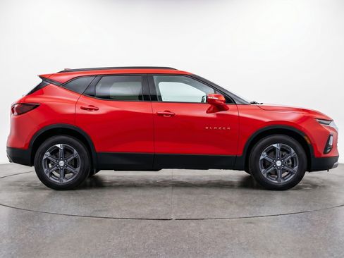 Used 2025 Chevrolet Blazer LT FWD image 11