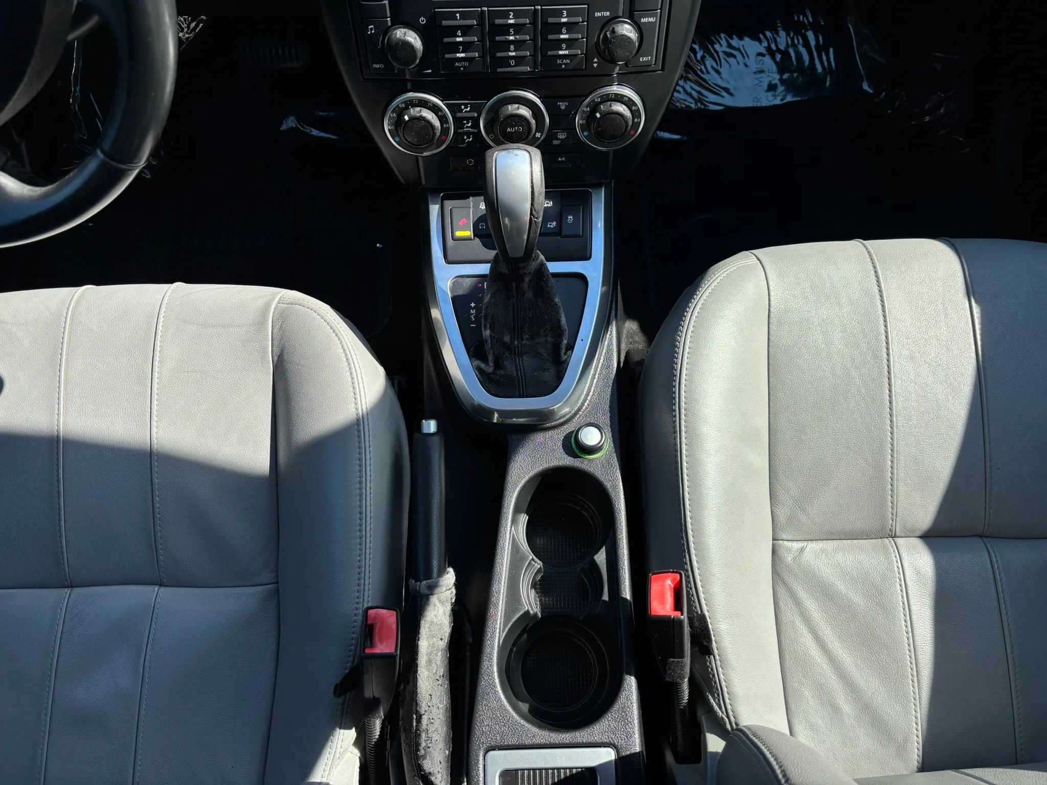 Used 2011 Land Rover LR2 HSE AWD/4WD image 32