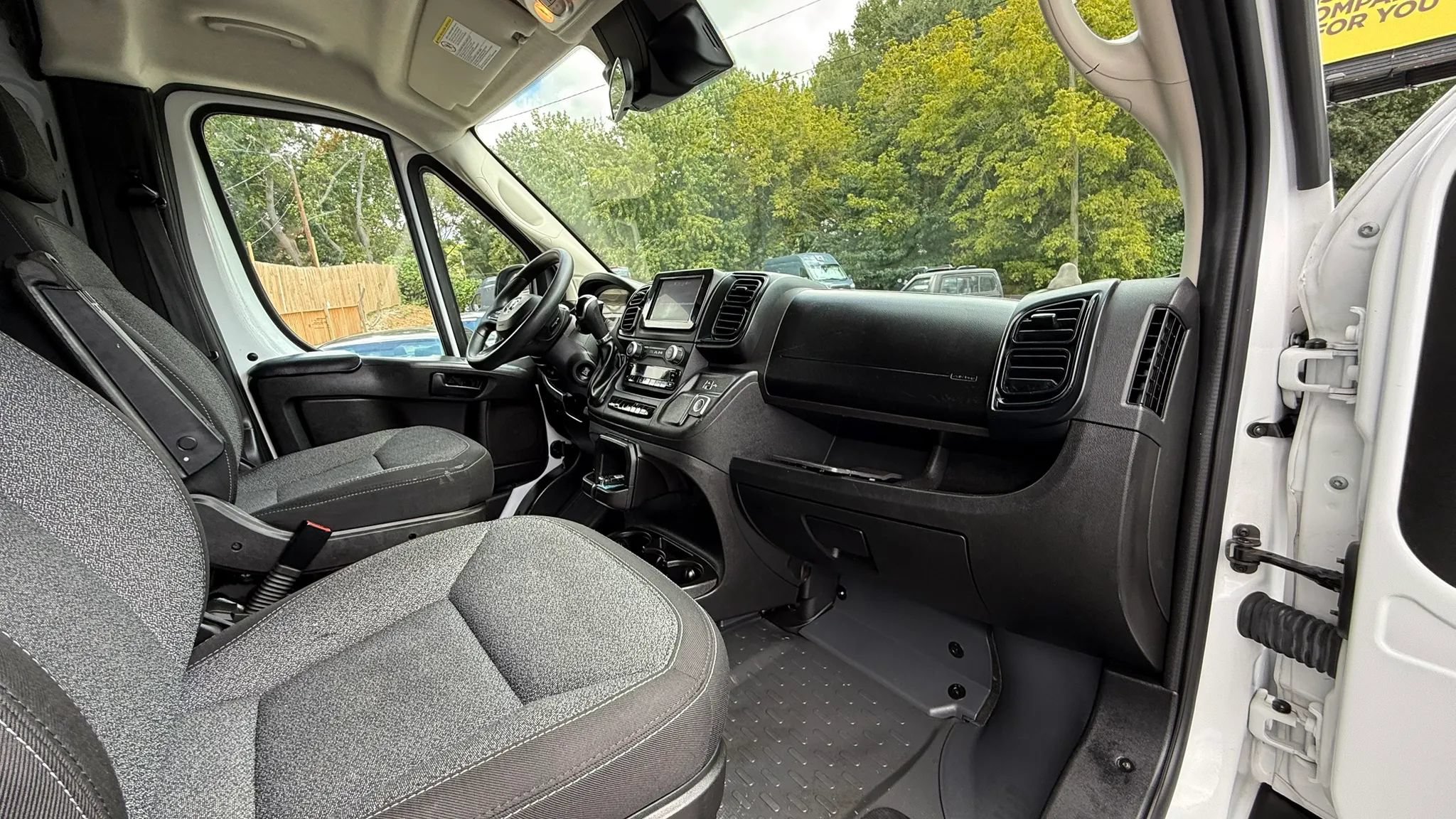 Used 2023 RAM ProMaster 2500 FWD image 8