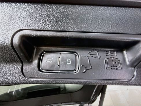 Used 2023 Ford Explorer XLT w/ Equipment Group 202A RWD image 43