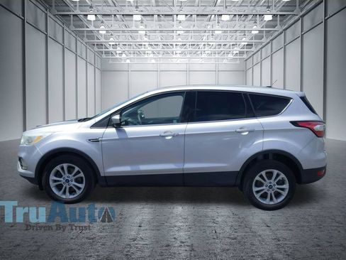 Used 2017 Ford Escape SE FWD image 4