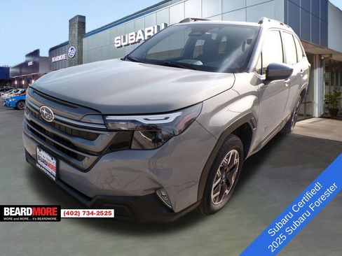 Used 2025 Subaru Forester Premium image 1