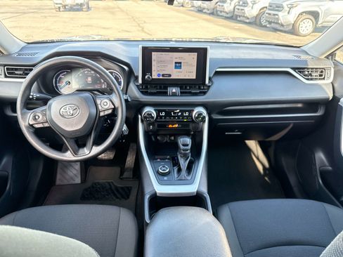 Used 2025 Toyota RAV4 LE AWD/4WD image 14