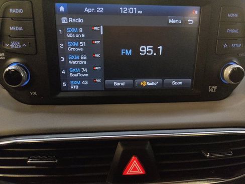 Used 2020 Hyundai Santa Fe SEL FWD image 24