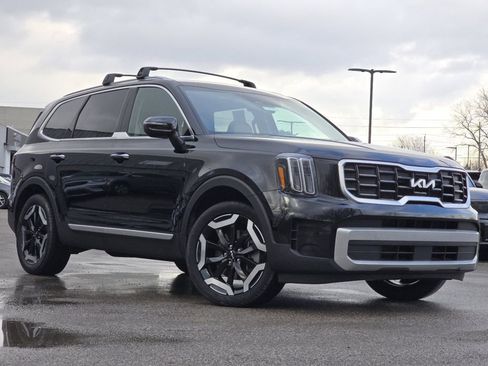 Used 2023 Kia Telluride S image 1