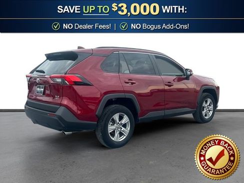 Used 2025 Toyota RAV4 XLE AWD/4WD image 2