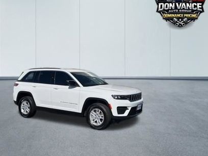 Used 2025 Jeep Grand Cherokee Laredo w/ Trailer Tow Package