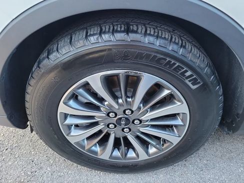 Certified 2023 Lincoln Nautilus AWD image 6