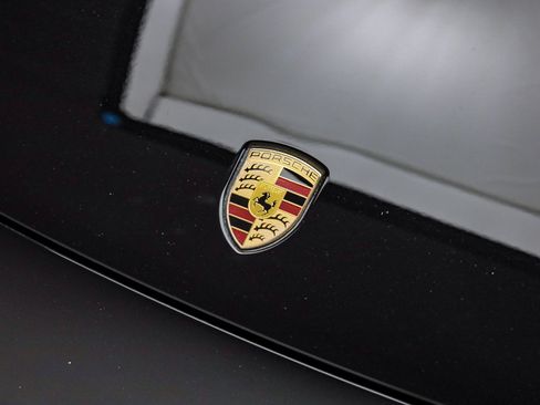 Used 2023 Porsche Cayenne Platinum Edition image 12