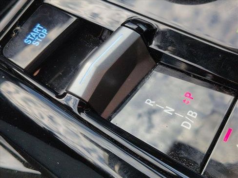 Used 2025 BMW i5 eDrive40i w/ Premium Package image 12