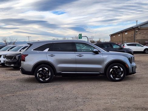 New 2026 Kia Sorento EX w/ EX Premium Package AWD/4WD image 2