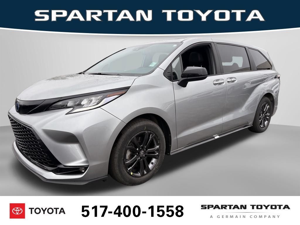 Used 2025 Toyota Sienna XSE AWD/4WD image 1