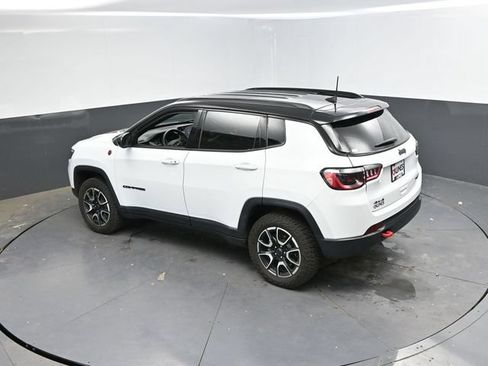 Used 2025 Jeep Compass Trailhawk AWD/4WD image 44