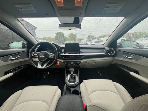 Used 2022 Kia Forte LXS FWD image 17