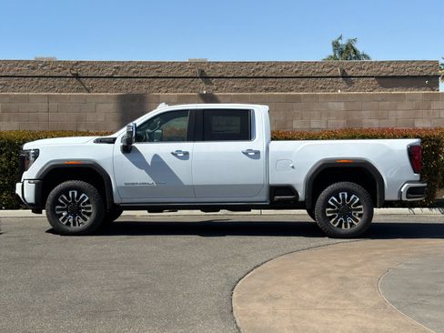 New 2026 GMC Sierra 2500 Denali Ultimate AWD/4WD image 7