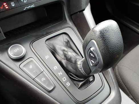 Used 2017 Ford Focus SE image 18