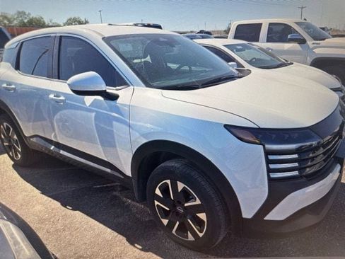 Certified 2025 Nissan Kicks SV AWD/4WD image 1