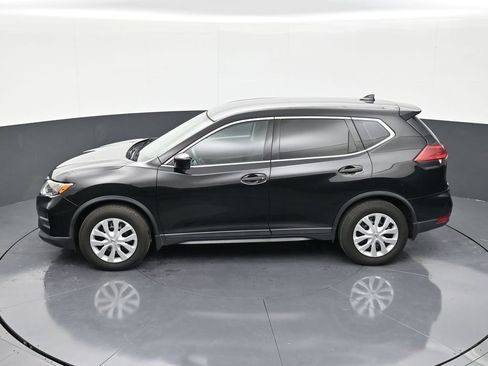 Used 2020 Nissan Rogue S FWD image 13