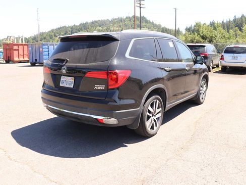 Used 2018 Honda Pilot Touring image 5