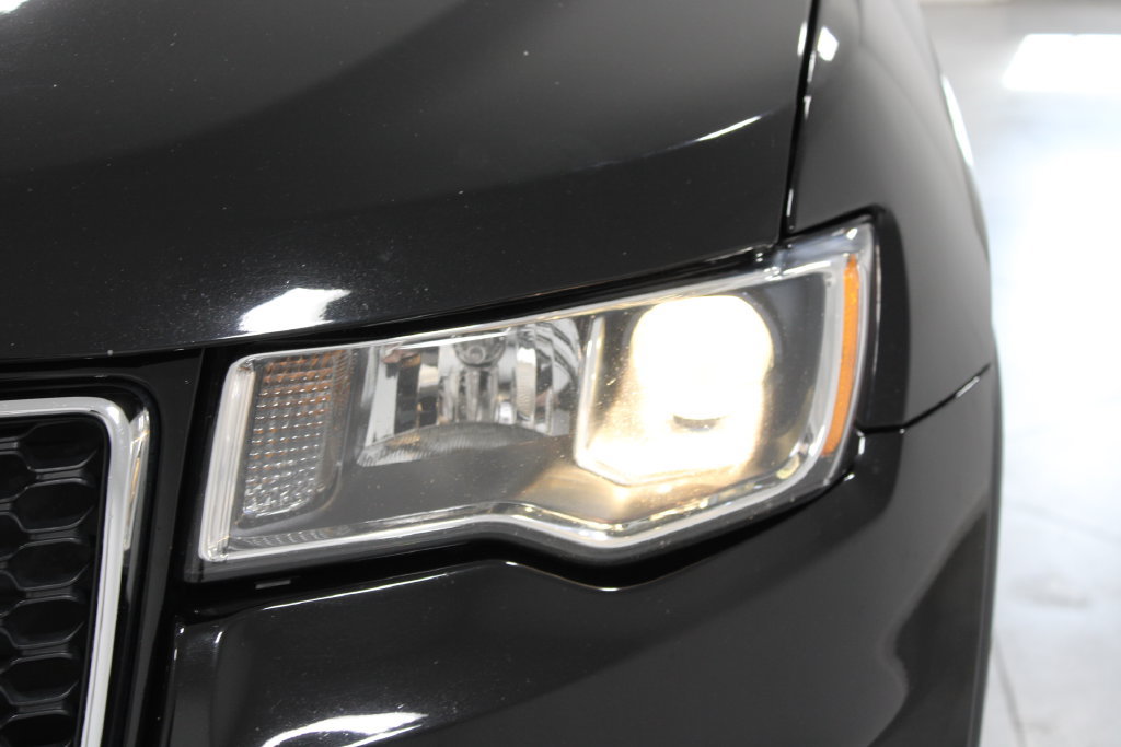 Used 2021 Jeep Grand Cherokee Limited AWD/4WD image 12