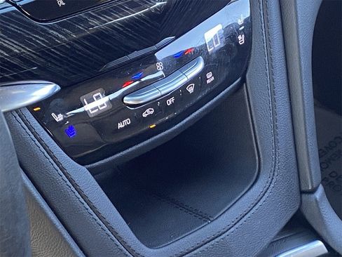 Certified 2025 Cadillac XT6 Premium Luxury image 30