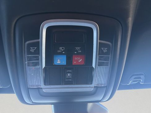 Used 2025 RAM 1500 Laramie AWD/4WD image 21
