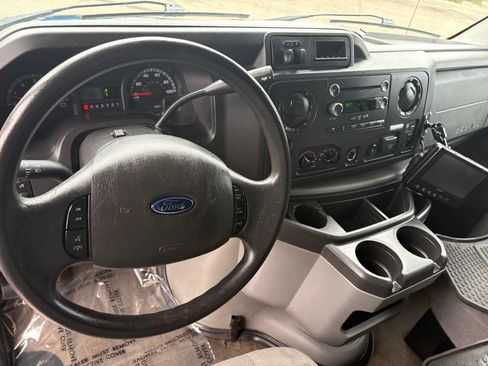 Used 2016 Ford E-450 and Econoline 450 Super Duty RWD image 23