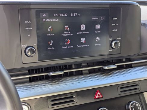 Used 2024 Kia Carnival LX image 21