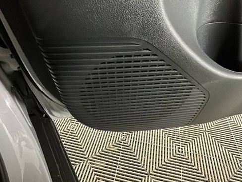 Certified 2025 Hyundai Kona SEL FWD image 31