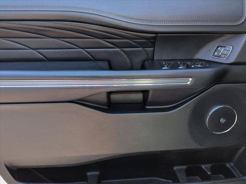 Used 2018 Ford Expedition Max Platinum RWD image 10