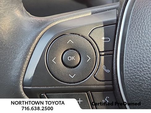 Used 2024 Toyota Corolla Cross LE image 21