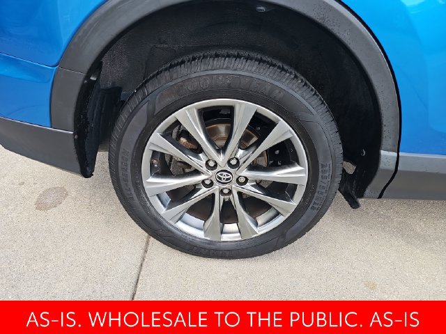 Used 2018 Toyota RAV4 Limited FWD image 41