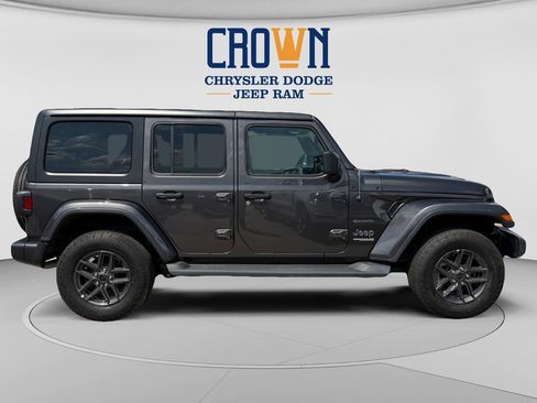 Used 2020 Jeep Wrangler Unlimited Sahara AWD/4WD image 2