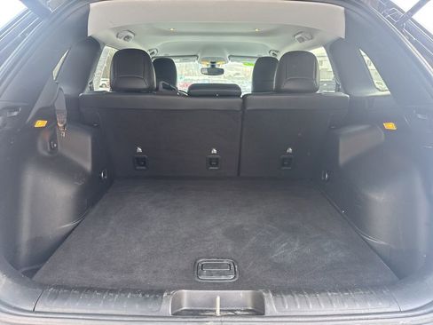 Used 2019 Jeep Cherokee Latitude Plus w/ Comfort/Convenience Group image 34