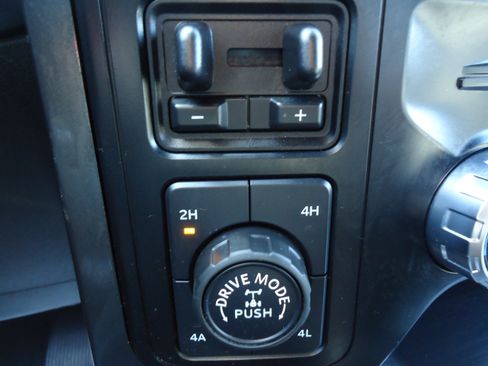 Used 2023 Ford F150 Lariat w/ Equipment Group 502A High AWD/4WD image 27