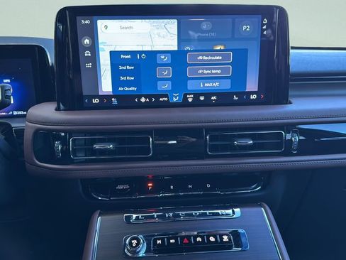 Used 2025 Lincoln Aviator Reserve w/ Luxury Package image 14