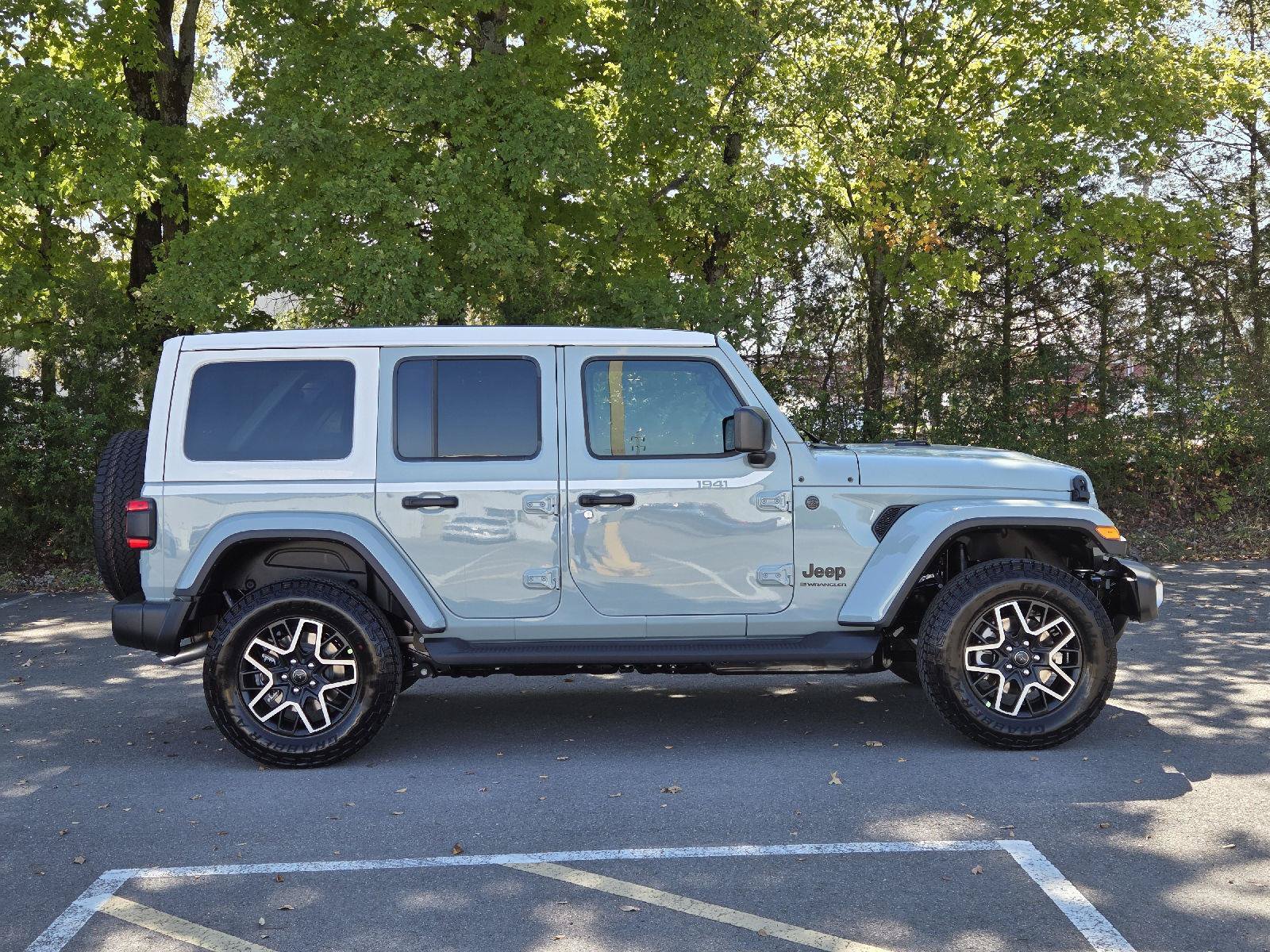 New 2027 Jeep Wrangler Unlimited Sahara AWD/4WD image 2