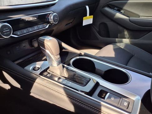 New 2025 Nissan Altima 2.5 SL image 18