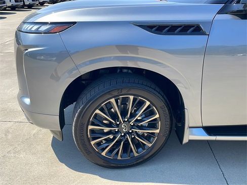 New 2026 INFINITI QX80 Autograph w/ Premium Cargo Package image 9