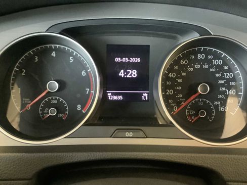 Used 2016 Volkswagen Golf S image 20