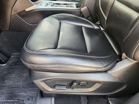 Used 2021 Ford Explorer XLT w/ Equipment Group 202A RWD image 24
