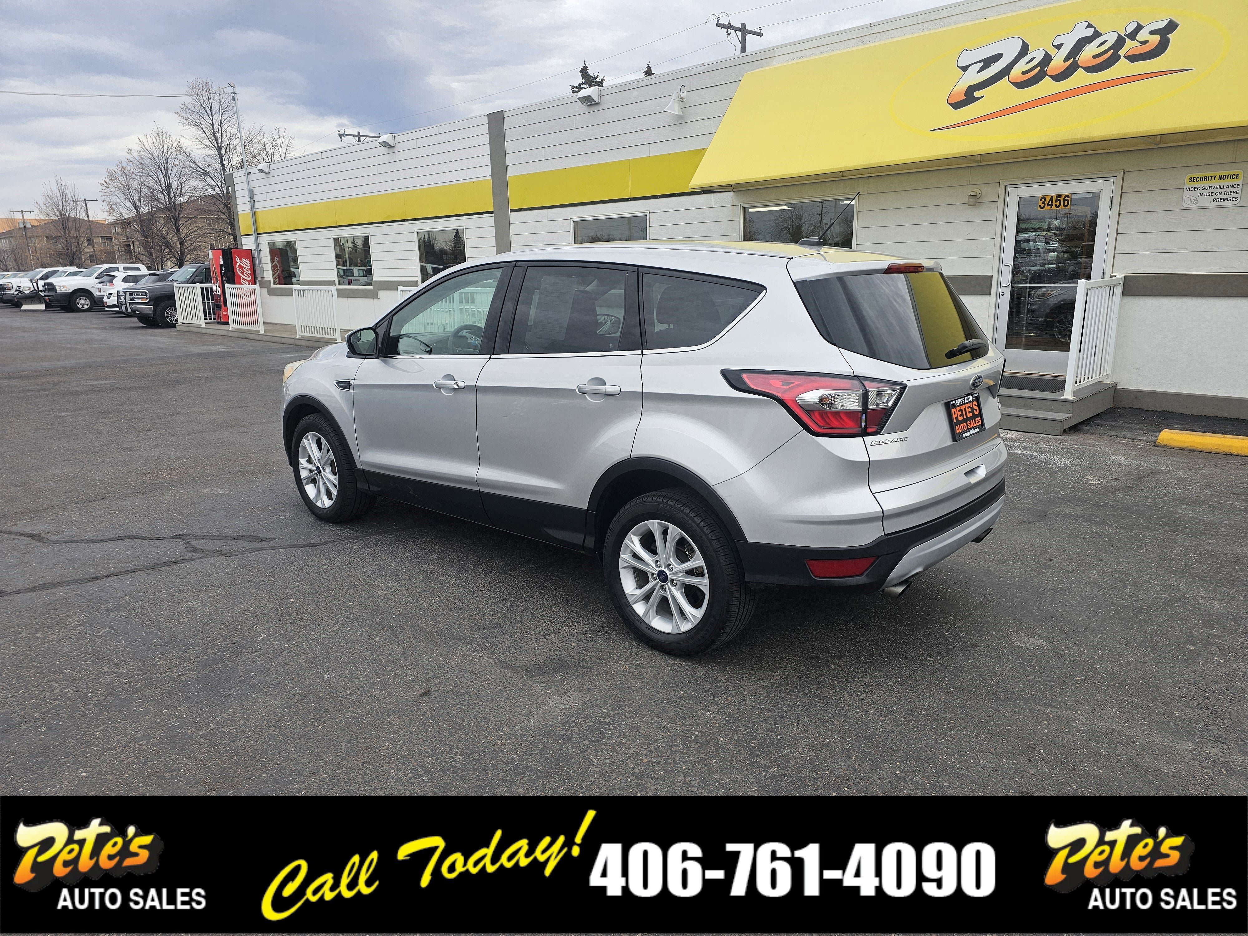 Used 2017 Ford Escape SE AWD/4WD image 2