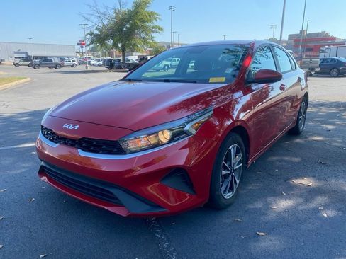 Used 2024 Kia Forte LXS FWD image 3