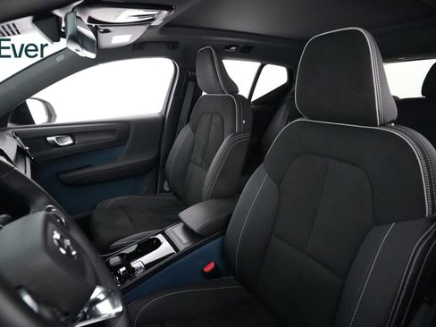 Used 2023 Volvo XC40 Recharge Plus w/ Protection Package Premier image 4