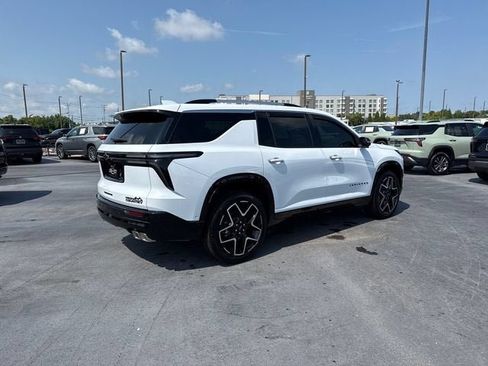 Used 2026 Chevrolet Traverse High Country w/ LPO, Floor Liner Package FWD image 3