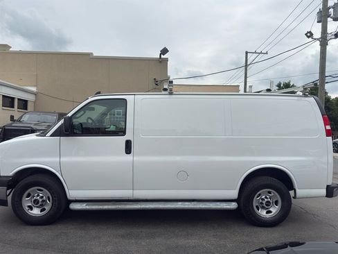 Used 2021 GMC Savana 2500 w/ Driver Convenience Package RWD image 4