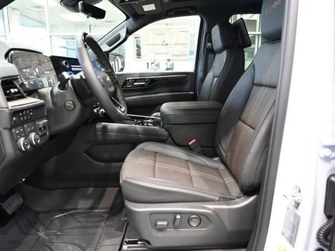 New 2026 Chevrolet Suburban High Country AWD/4WD image 11