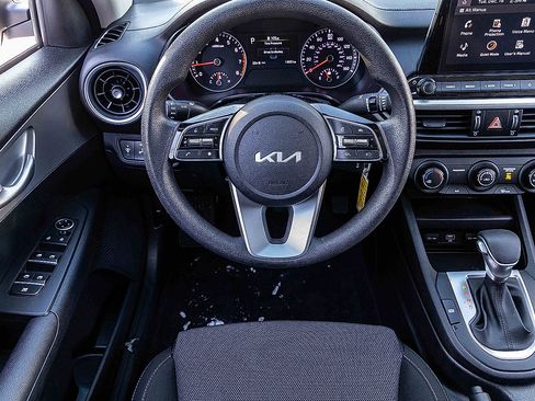 Certified 2023 Kia Forte LXS w/ LXS Technology Package image 17